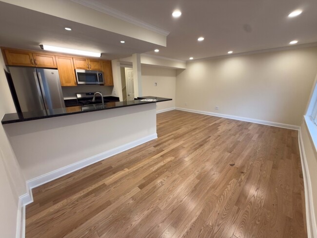 Building Photo - 20 Thornton Rd