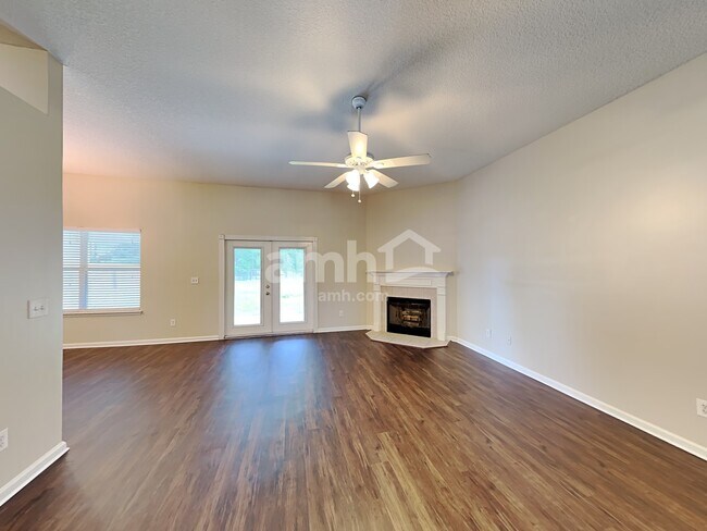 Foto del edificio - 2747 Royal Pointe Dr