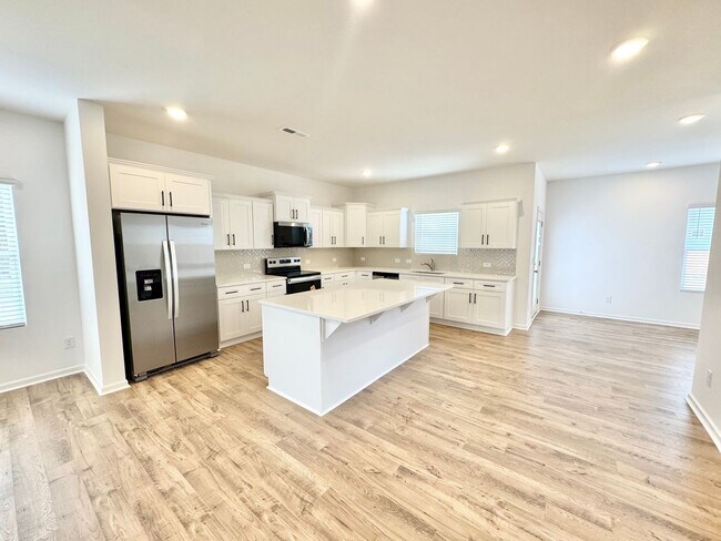 Foto del edificio - NEW 4 br 2.5 ba  Single Family Home in the Kensington Community - Ready for February Move In