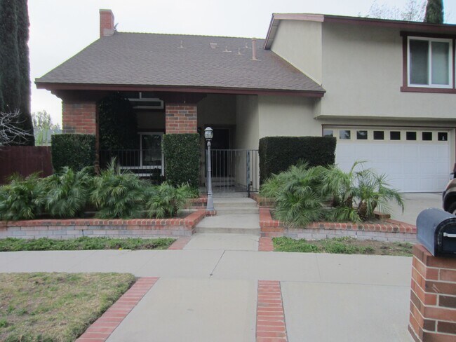 Foto del edificio - 2393 Cragmont Ct