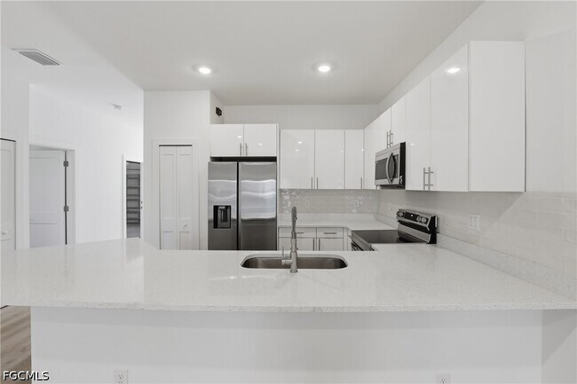 Foto del edificio - 4719 28th St SW