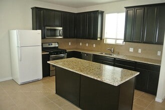 Building Photo - 2619 Skyview Long Dr