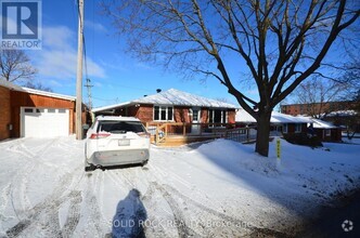 Building Photo - 1441 Edgecliffe Ave