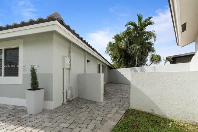 Foto del edificio - 15037 Brighton Ln