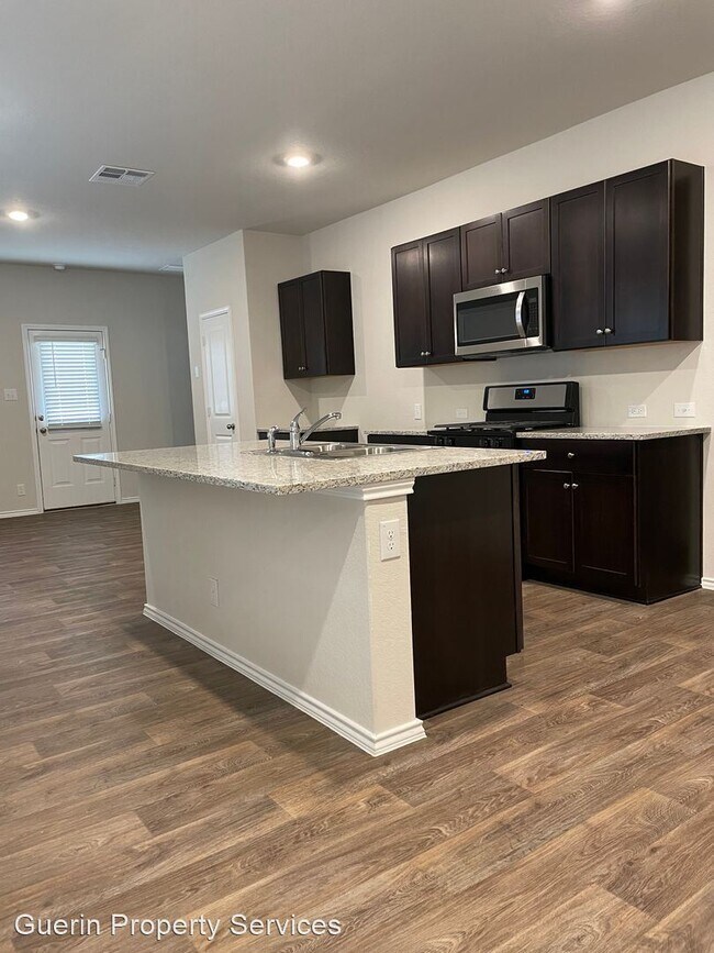 Foto del edificio - 3 br, 2 bath House - 144 Hogans Alley