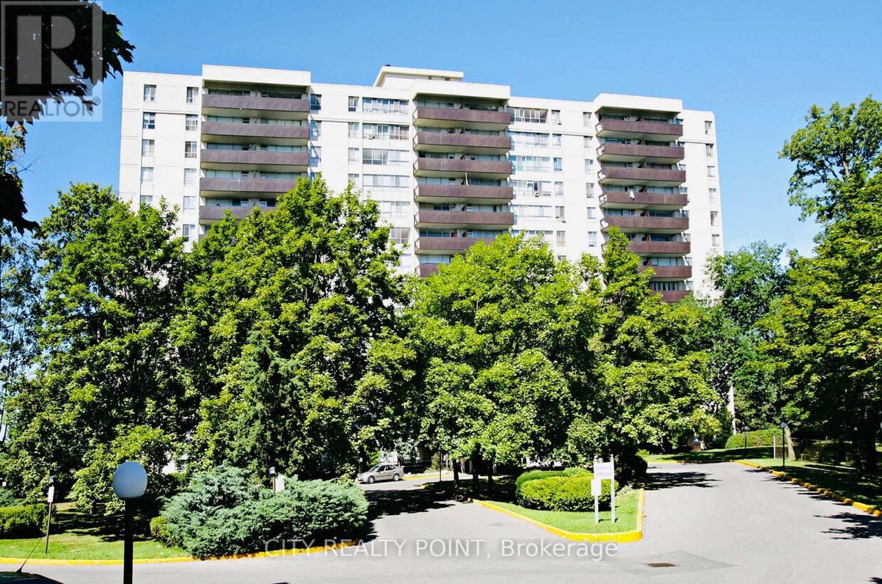 Photo principale - 6200 Bathurst St
