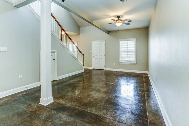 Building Photo - 12321 Village Maison Dr