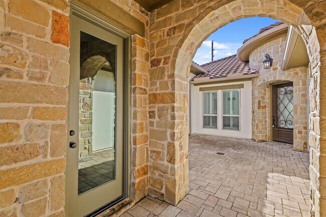 Building Photo - 67 Quiet Vista Dr
