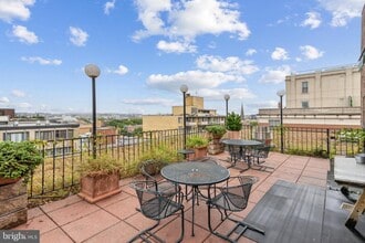 Building Photo - 1420 N St NW