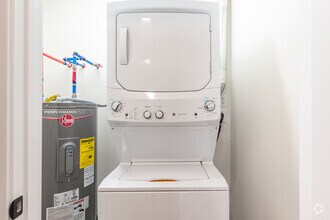 1BD, 1BA - 870SF - Laundry - Overland Crossing