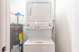 1BD, 1BA - 870SF - Laundry - Overland Crossing