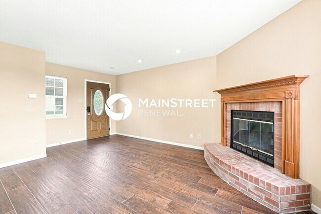 Building Photo - 3 Bedroom Pet-Friendly Home in Greenwood, IN with Main Street Renewal