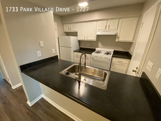Foto del edificio - 2 Bedroom 2.5 Bath Townhome