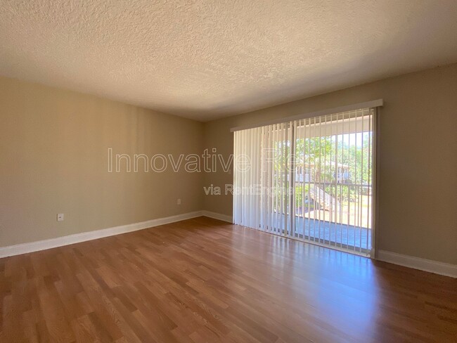 Building Photo - 412 Banyon Tree Cir