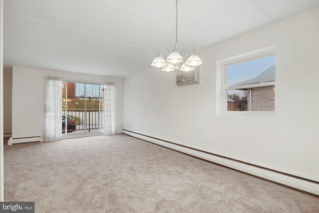 Building Photo - 257 N State Rd