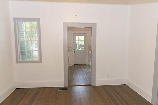 Building Photo - 1133 Magnolia Curve