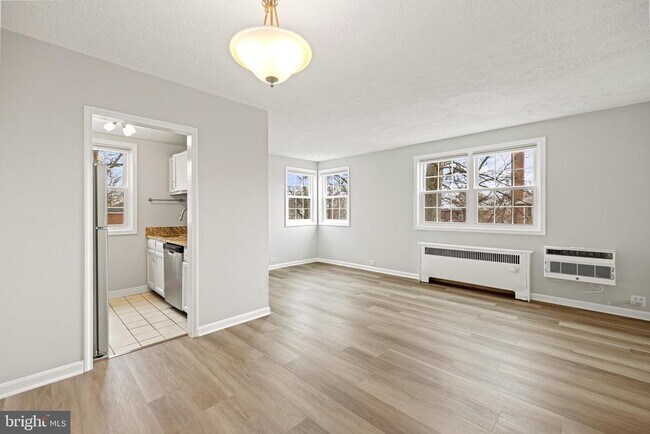 Foto del edificio - 235 N George Mason Dr