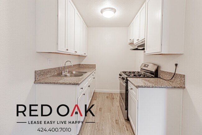 Foto del edificio - 7947 Reseda Blvd