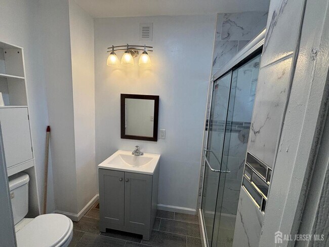 Foto del edificio - 220 S Washington Ave