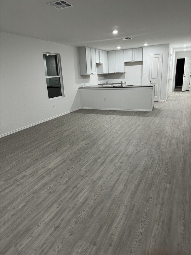 Foto del edificio - 7646 Chancery Gate