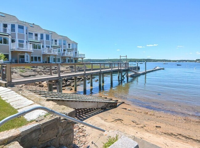 Building Photo - WINTER RENTAL: Perrywinkle