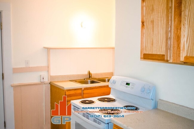 Foto del edificio - 64 N Pleasant St