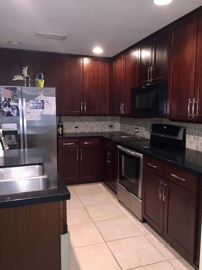 Foto del edificio - Inviting 2 story 3 bd 2.5 bath townhouse l...
