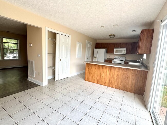 Foto del edificio - 260 Tall Oak Blvd NW