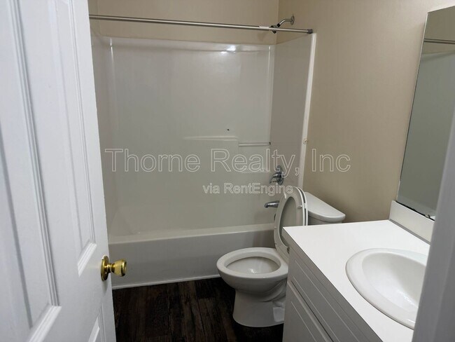 Foto del edificio - 1101 Raccoon Branch Rd