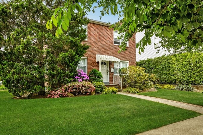 Foto del edificio - 42 Beechwood Ave