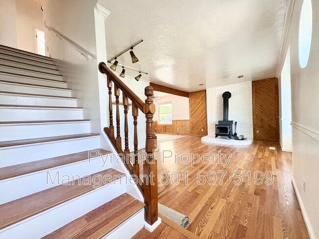 Building Photo - 1099 Shepard Ln
