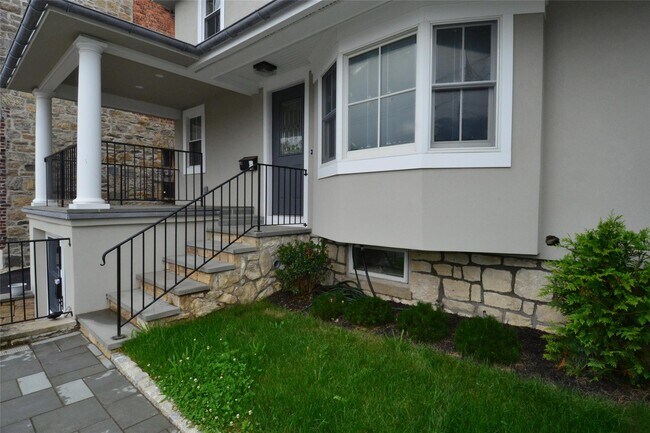 Foto del edificio - 137 Hillside Pl