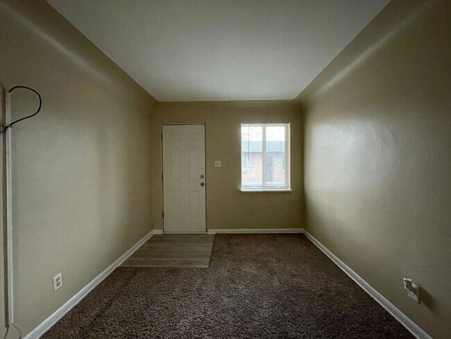 Building Photo - 1435 Otis St