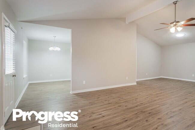 Foto del edificio - 2303 Spring Breeze Dr