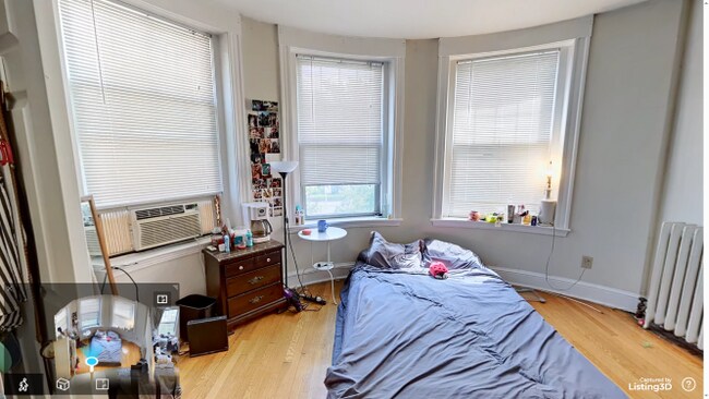 Foto del edificio - 1247 Beacon St