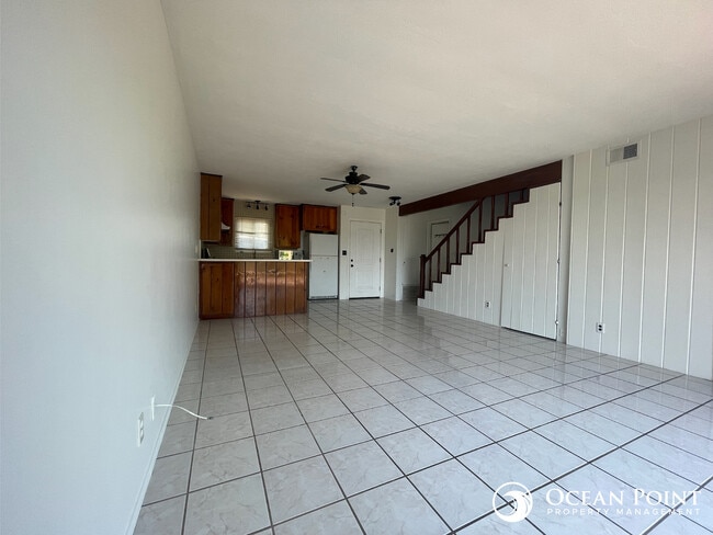 Building Photo - 725 Benson Way