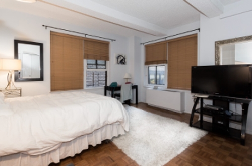 Building Photo - 150 W 51st St