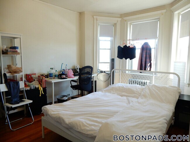 Building Photo - 1179 Boylston St