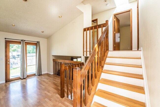 Building Photo - Charming 3 Bed, 1.5 Bath Home in Loveland