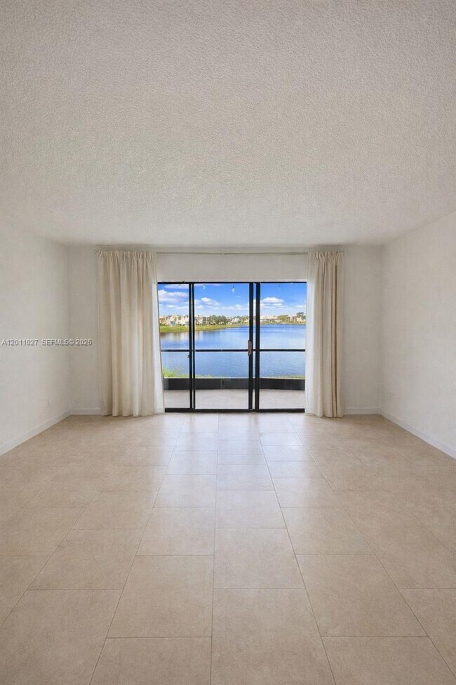 Foto del edificio - 1110 Green Pine Blvd