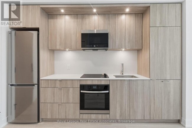 Building Photo - 25 Cordova Ave