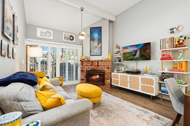 Foto del edificio - 16962 Westwood Ln