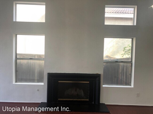 Foto del edificio - 5 br, 3 bath House - 15598 Willow Dr