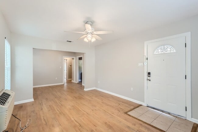 Building Photo - 224 E Boyd St