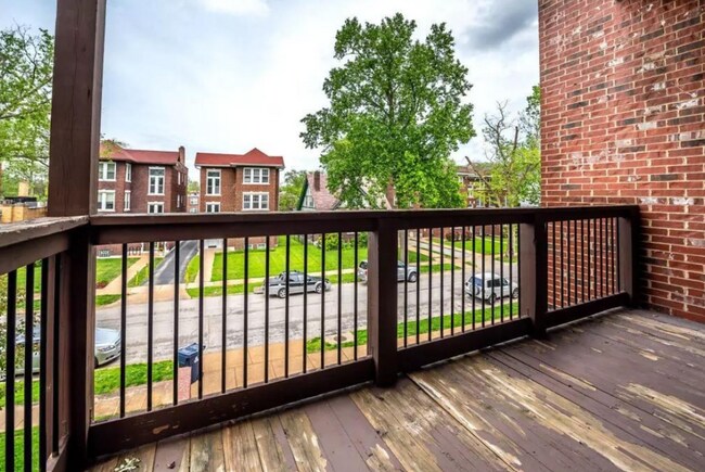 Foto del edificio - Cates Ave Fourplex