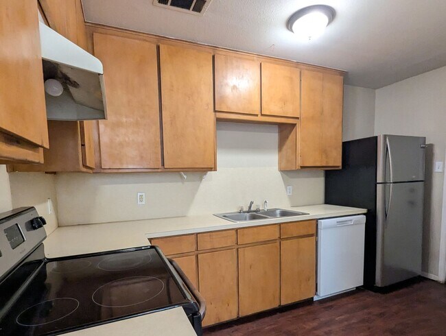 Building Photo - 330 Farm to Market 1174