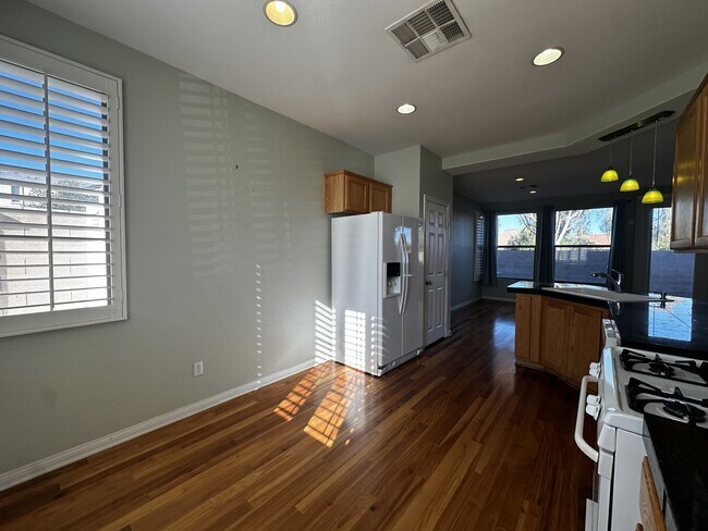 Foto del edificio - 7628 Belhurst Ave