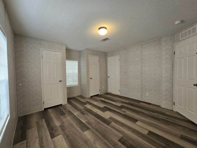Building Photo - 18118 US-41