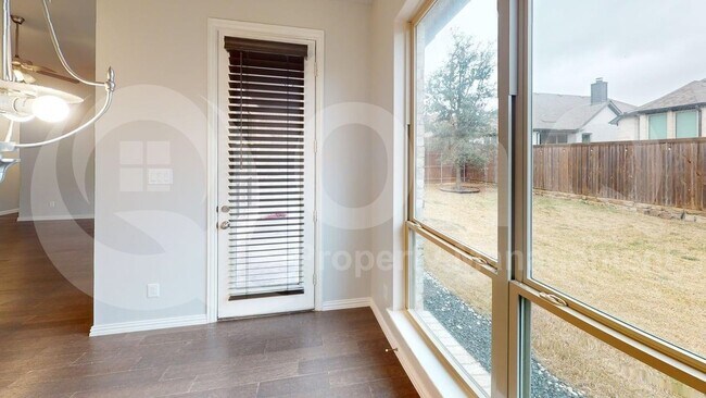 Foto del edificio - 1708 Snowdrop Dr