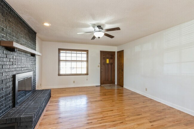 Foto del edificio - 7405 W 74th St
